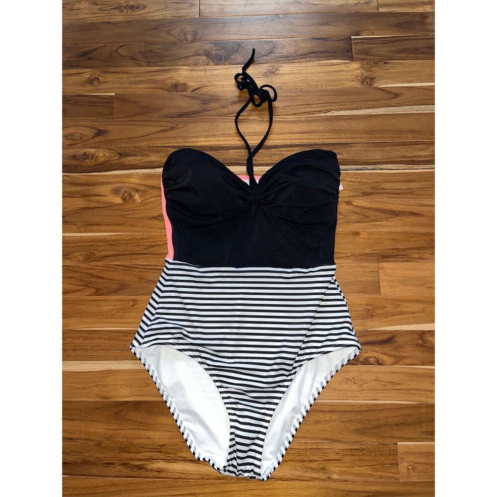 Victoria’s Secret One Piece Swimsuit Size medium